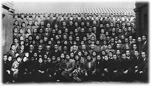 A ceremony marking the dissolution of Sumitomo Head Office held on the roof of the head office building