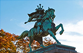 Statue of Kusunoki Masashige