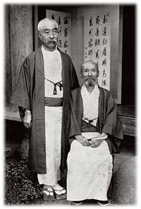 最晩年の伊庭貞剛(右)と河上謹一(左)